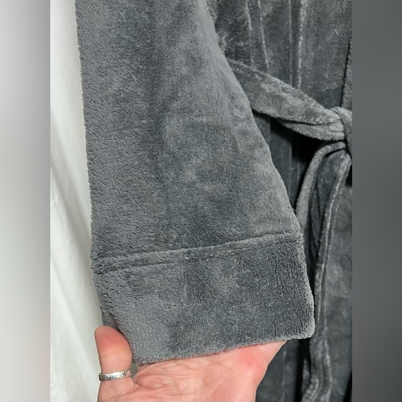 NEW Alexander Del Rossa Plush Fleece Gray Hooded Bathrobe Cozy Loungewear Warm - Picture 4 of 11